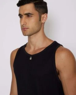 John Richmond Canotta Con Applicazione Sul Davanti -John Richmond canotta nera rmp24021cn john richmond 54302521753947